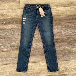 NWT Levi’s 711 Skinny Jeans